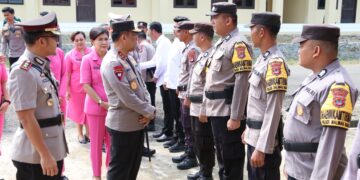 Kunjungi Polsek Sekatak Dan Malinau Barat, Kapolda Pastikan Kondisi Personel Dalam Bertugas