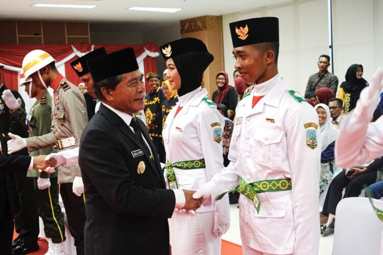 Gubernur Kukuhkan 38 Petugas Paskibraka Provinsi Kaltara 2025
