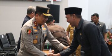 Kapolda Kaltara Hadiri Sidang Paripurna DPRD, Wujud Sinergitas Polda Kaltara Dengan Badan Legislatif dan Eksekutif Daerah