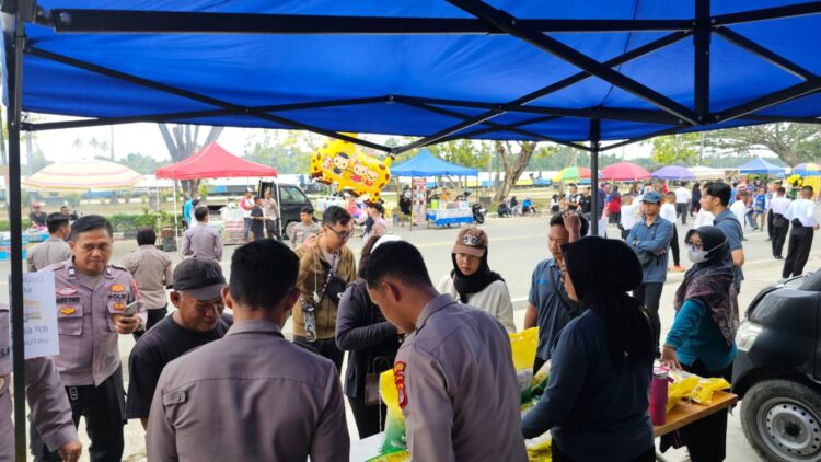 Polda Kaltara dan Bulog Gelar ‘Pangan Murah’ di Tanjung Selor, Bantu Warga Dapatkan Beras Terjangkau