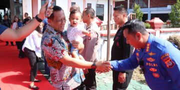 Sejumlah PJU Polda Kaltara Mengantarkan Irjen Pol. Hary Sudwijanto S.I.K., M.Si di Bandara Tarakan