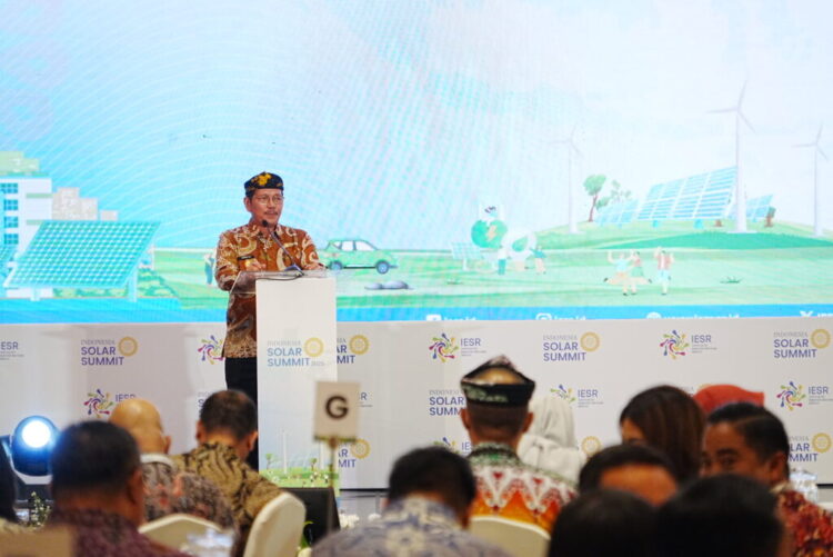 Wagub Paparkan Potensi Dan Tantangan Energi Surya di Indonesia Solar Summit 2025