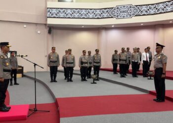 Wakapolda Kaltara Pimpin Upacara Kenaikan Pangkat Pengabdian Personel Polri Polda Kaltara