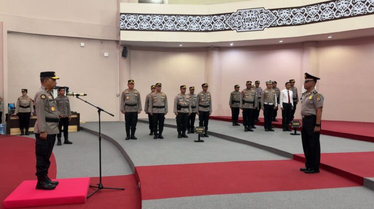 Wakapolda Kaltara Pimpin Upacara Kenaikan Pangkat Pengabdian Personel Polri Polda Kaltara