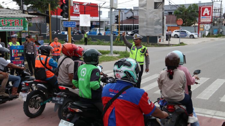 Ditlantas Polda Kaltara Gelar Sosialisasi Ruang Henti Khusus (RHK) di Simpang Unikal Tanjung Selor