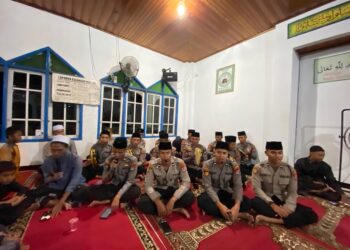 Personel Ditsamapta Polda Kaltara Tampil Sebagai Tim Hadrah dalam Peringatan Maulid Nabi di Masjid Al Hidayah