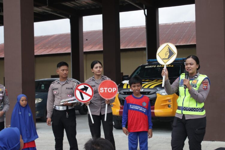 Polda Kaltara Sambut Kunjungan Field Trip SD Al-Qur’an Imam Asy Syafi’i Tanjung Selor