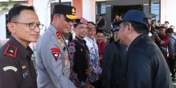 Kapolda Kaltara Hadiri Penjemputan Rombongan Komisi II DPR RI Di Bandara Juwata Tarakan