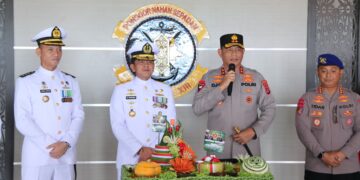 Sinergi TNI-POLRI, Kapolda Kaltara Beri “Surprise” Hangat di Mako Kodaeral Rayakan HUT ke-80 TNI