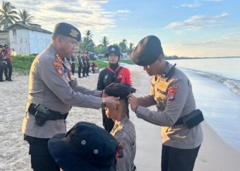 Direktorat Samapta Polda Kaltara Kukuhkan Baja AK 52/56 Lewat Tradisi Pembaretan di Tanah Kuning