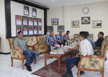 Kapolda Kaltara Beserta Sejumlah PJU Polda Kaltara Sambut Rombongan BPK RI di Bandara Juwata