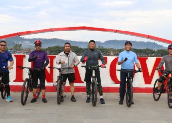 Kapolda Kaltara Gowes Pagi, Pantau Kamtibmas dan Sapa Warga Tanjung Selor