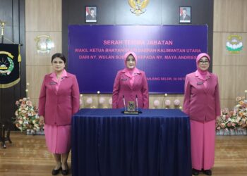 Sertijab Wakil Ketua Bhayangkari Daerah Kaltara, Dari Ny. Wulan Soeseno Kepada Ny. Maya Andries