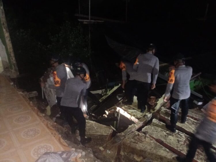 Gempa Guncang Tarakan, Polres Tarakan dan Brimobda Kaltara Dikerahkan Bantu Pengamanan dan Evakuasi
