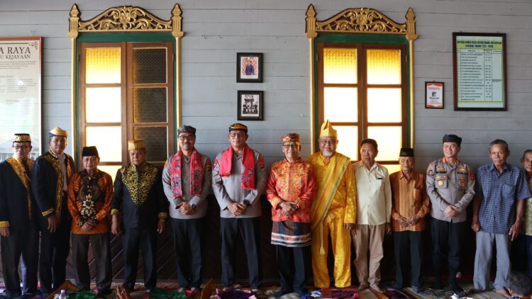 Perkuat Sinergi, Kapolda Kaltara Bersilaturahmi dengan Tokoh Adat Kesultanan Bulungan
