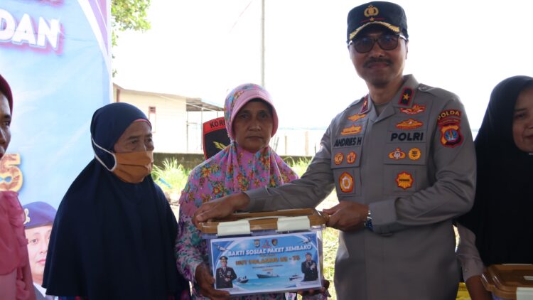 HUT Polairud, Wakopolda Tinjau Pelaksanaan Baksos di Tanah Lia