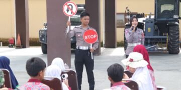 Polda Kaltara Sosialisasikan Profesi dan Tugas Kepolisian kepada Siswa SDIT Cendekia Taka