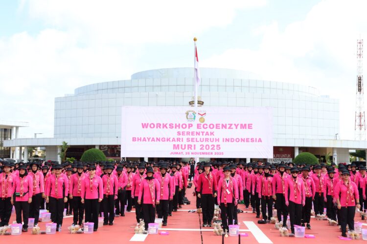 Partisipasi Bayangkari Kaltara Berhasil Pecakan Rekor Muri Pada Acara Workshop Eco Enzyme
