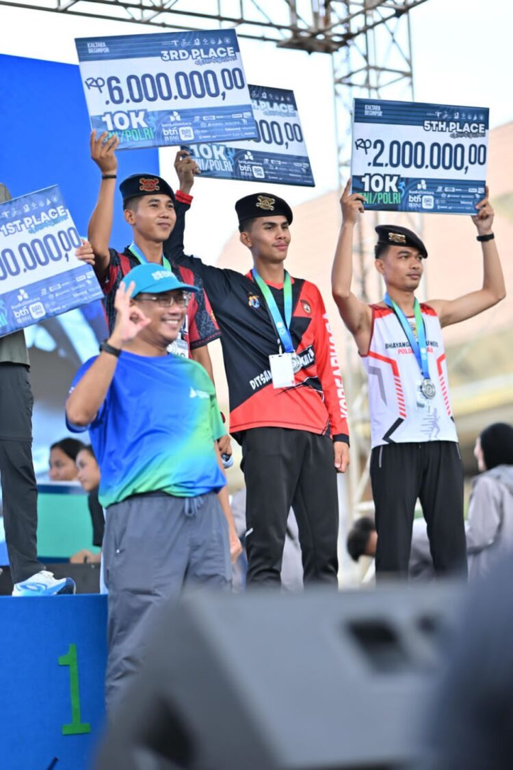 Personel Polda Kaltara Raih Podium di Lomba Lari Kaltara Begimpor Malom 2025