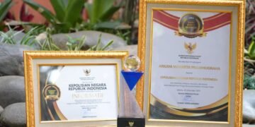 Dinobatkan sebagai Badan Publik Terbaik Nasional, Polri Raih Arkaya Wiwarta Prajanugraha dalam Monev KIP 2025