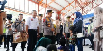 Kapolri Tinjau Kesiapan Pelayanan dan Pengamanan Nataru di Stasiun Tawang Semarang