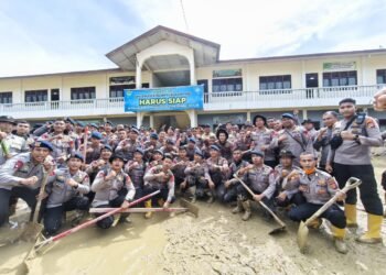 Kapolri Tinjau Aceh Tamiang, Targetkan Sekolah Bisa Segera Beroperasi