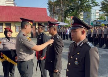 Personel Polres Tarakan Berdedikasi Tinggi Dianugerahi Satyalancana Pengabdian dan Reward