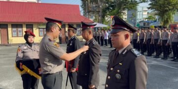 Personel Polres Tarakan Berdedikasi Tinggi Dianugerahi Satyalancana Pengabdian dan Reward