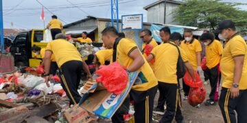 Polres Nunukan Gelar Kerja Bakti di Pasar Inhutani, Wujudkan Lingkungan Bersih dan Kondusif