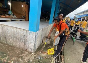 Polres Malinau Melaksanakan “Aksi Bersih-Bersih” di Daerah Pasar Induk Kabupaten Malinau