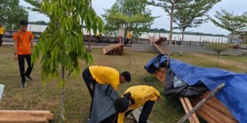 Polres Tana Tidung Laksanakan Kegiatan Kurve, Turun Langsung Bersihkan Siring dan Taman Sesayap Hilir