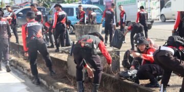 Punya Nilai Filisofis, Polda Kaltara Gelar Aksi Bersih-Bersih di Tugu Cinta Damai Bulungan