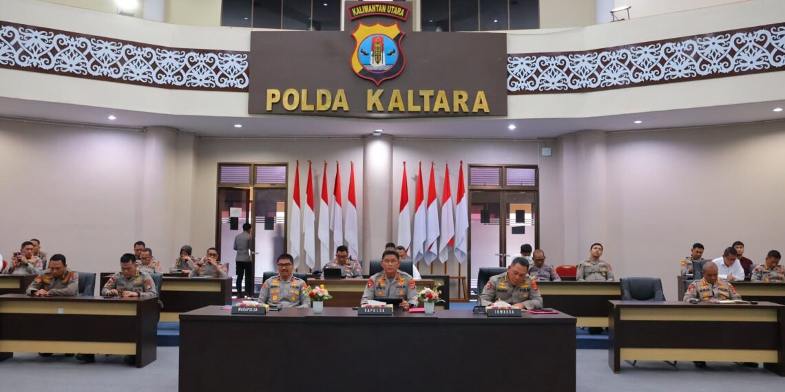 Kapolda Kaltara Hadiri Vicon Dalam Rangka Anev Perkembangan Sitkamtibmas Terkini
