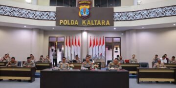 Kapolda Kaltara Hadiri Vicon Dalam Rangka Anev Perkembangan Sitkamtibmas Terkini