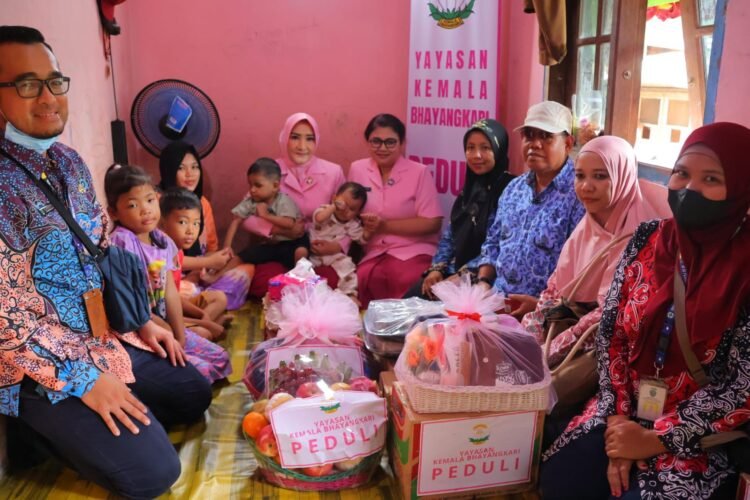 Beri Semangat dan Harapan, YKB Daerah Kaltara Bantu Dua Anak Tunanetra di Bulungan