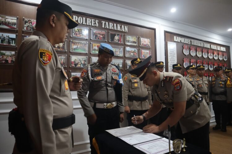Peningkatan Kinerja, Kapolres Tarakan Pimpin Serah Terima Jabatan Kasat Lantas