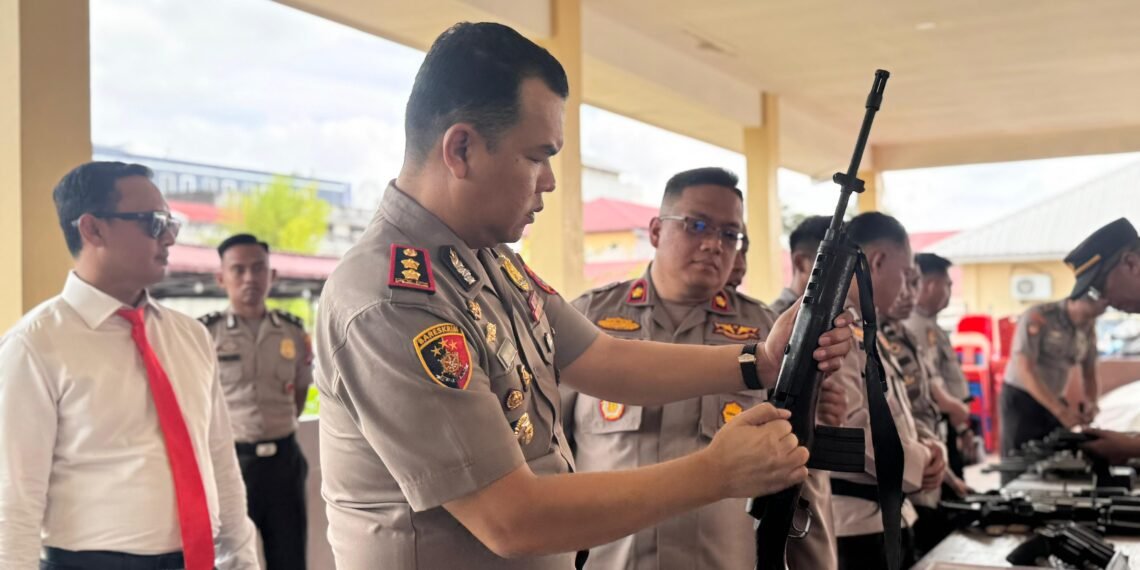 Kapolres Tarakan Pimpin Langsung Pemeriksaan Senpi Inventaris Personel
