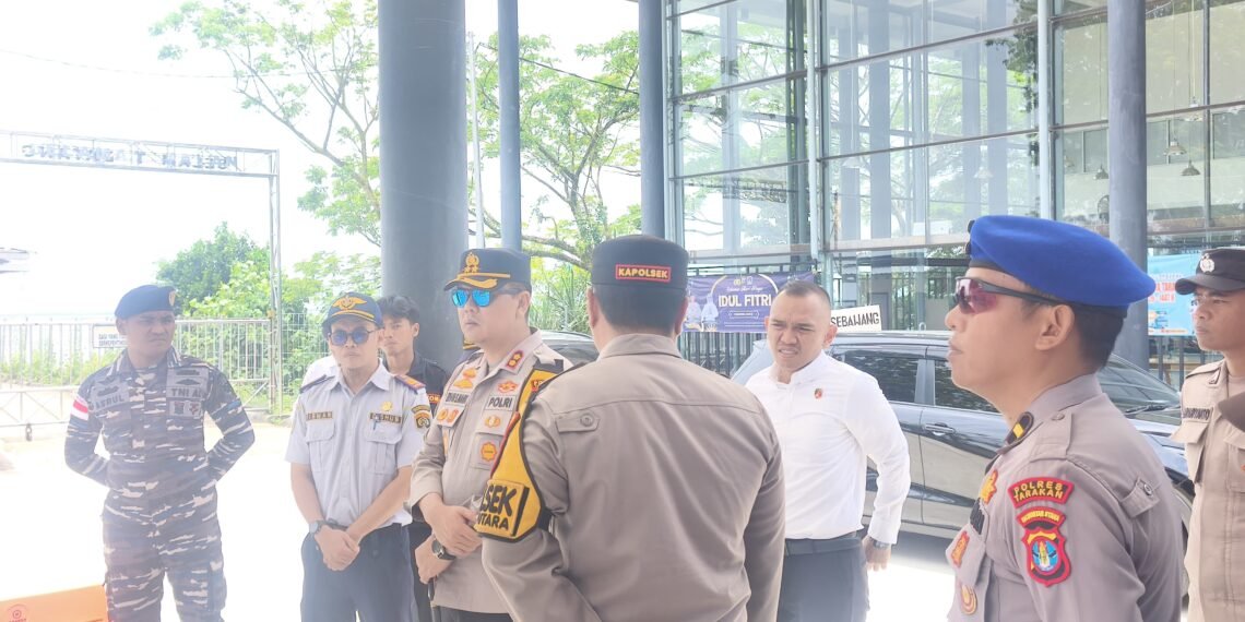 Cek Pengamanan dan Arus Mudik, Kapolres Tarakan Kunjungi Pos Pelayanan Pelabuhan Ferry Juata