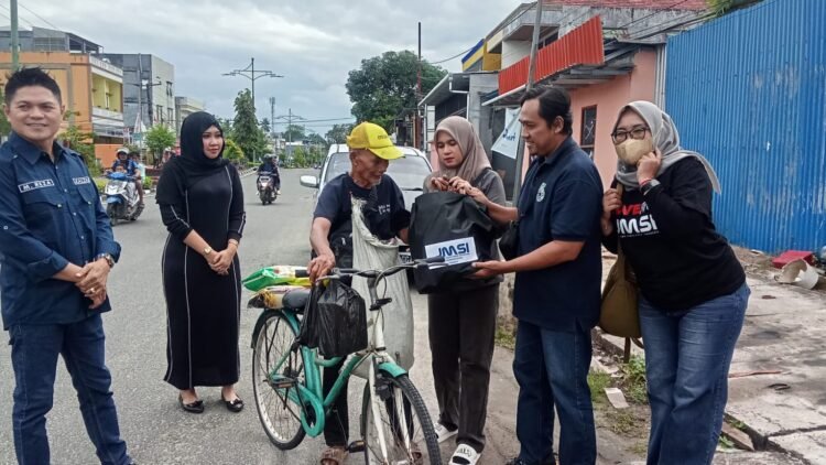 JMSI Kaltara Turun ke Jalan, Salurkan Bantuan Sembako Secara Mobile