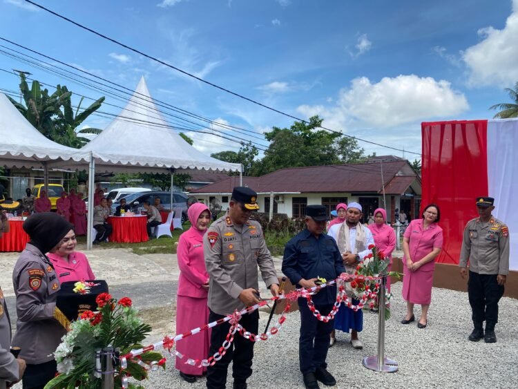 Korban Kebakaran Aspol Terima Program Bedah Rumah Presisi dan Bantuan Tali Asih Dari Kapolda Kaltara