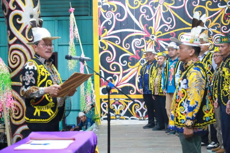 Wagub Lantik Ketua LADK Bulungan, Tegaskan Adat Mitra Strategis Pembangunan