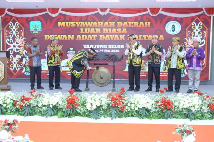 Gubernur Buka Musdalub DAD, Perkuat Persatuan dan Peran Adat dalam Pembangunan