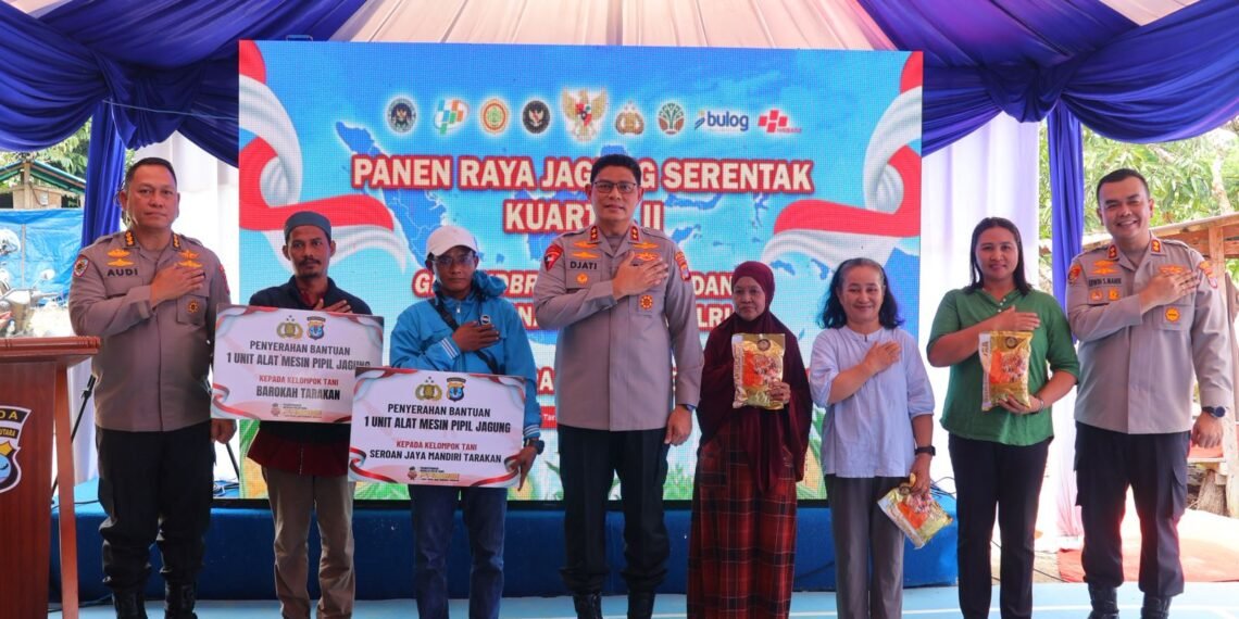 Wujudkan Swasembada, Kapolda Kaltara Pimpin Panen Raya Jagung Serentak di Tarakan