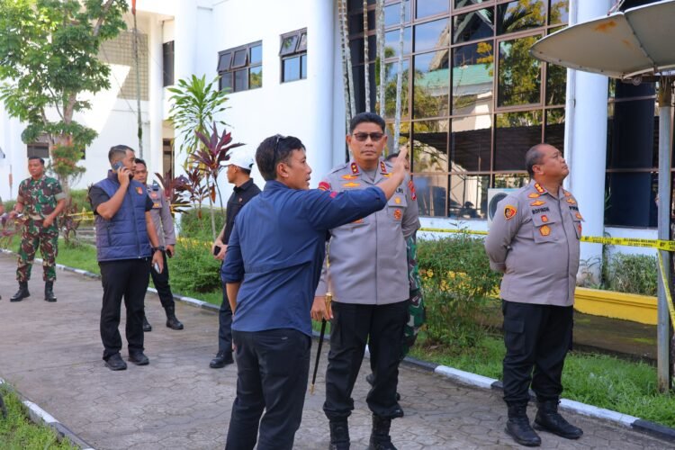 Terjunkan Tim Labfor,  Kapolda Kaltara Tinjau Langsung Kantor Bupati Yang Tebakar