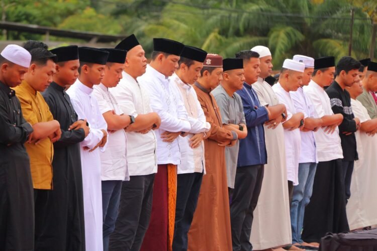 Khidmat Bersama Masyarakat, Polda Kaltara Gelar Salat Idul Adha 1447 H
