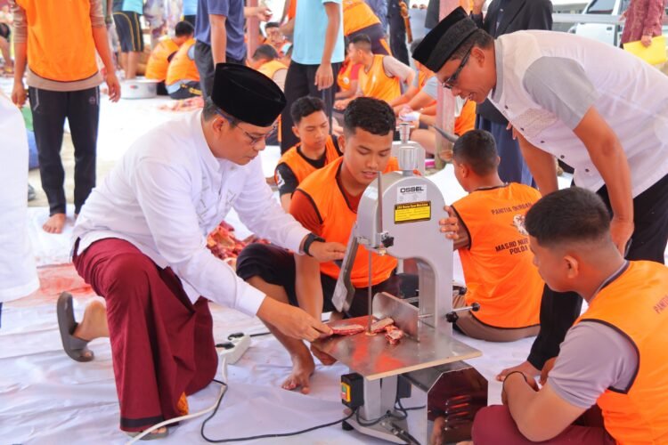 Tingkatkan Iman dan Kepedulian Sosial, Polda Kaltara Gelar Pemotongan Hewan Qurban
