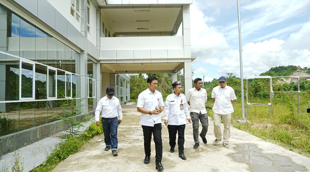 Tinjau Gedung Baru BPSDM, Sekprov Ingin ASN Segera Tempati Fasilitas yang Lebih Layak