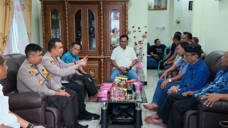 Kapolres Tarakan Jalin Silaturahmi dengan Pengurus dan Tokoh IKAT Kota Tarakan**