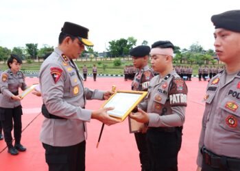 Kapolda Kaltara Berikan Penghargaan Untuk Personel Ditsamapta Berprestasi