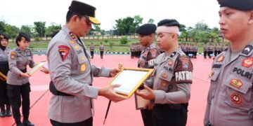 Kapolda Kaltara Berikan Penghargaan Untuk Personel Ditsamapta Berprestasi